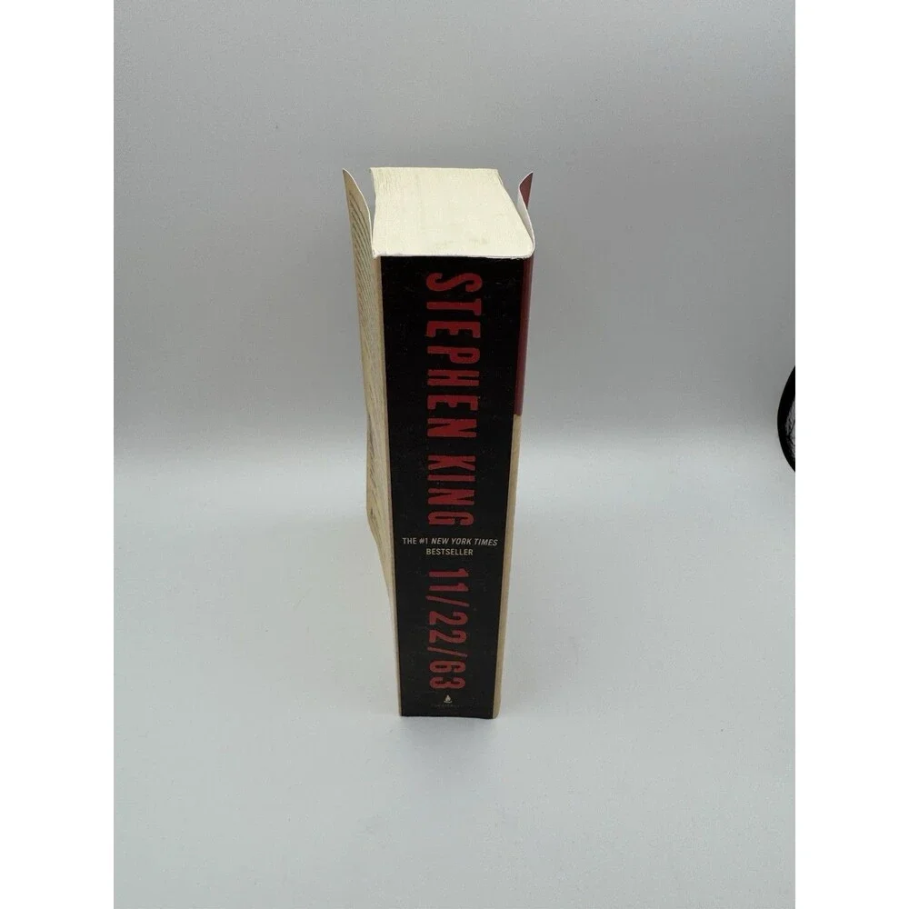 11/22/63 by Stephen King Trade Paperback 2012 Time Travel Novel